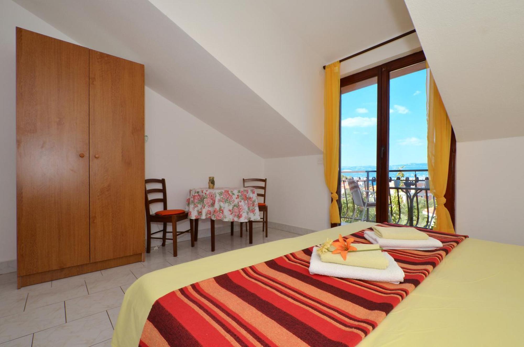 Apartments By The Sea Slatine, Ciovo - 12176 Room photo